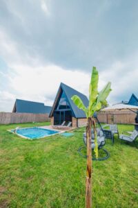 Sapanca Sıcak Havuzlu Bungalovlar ile Konforlu Bir Tatil